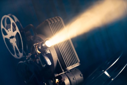 Kino Filmprojektor (Foto: shutterstock/Gregory Fer)